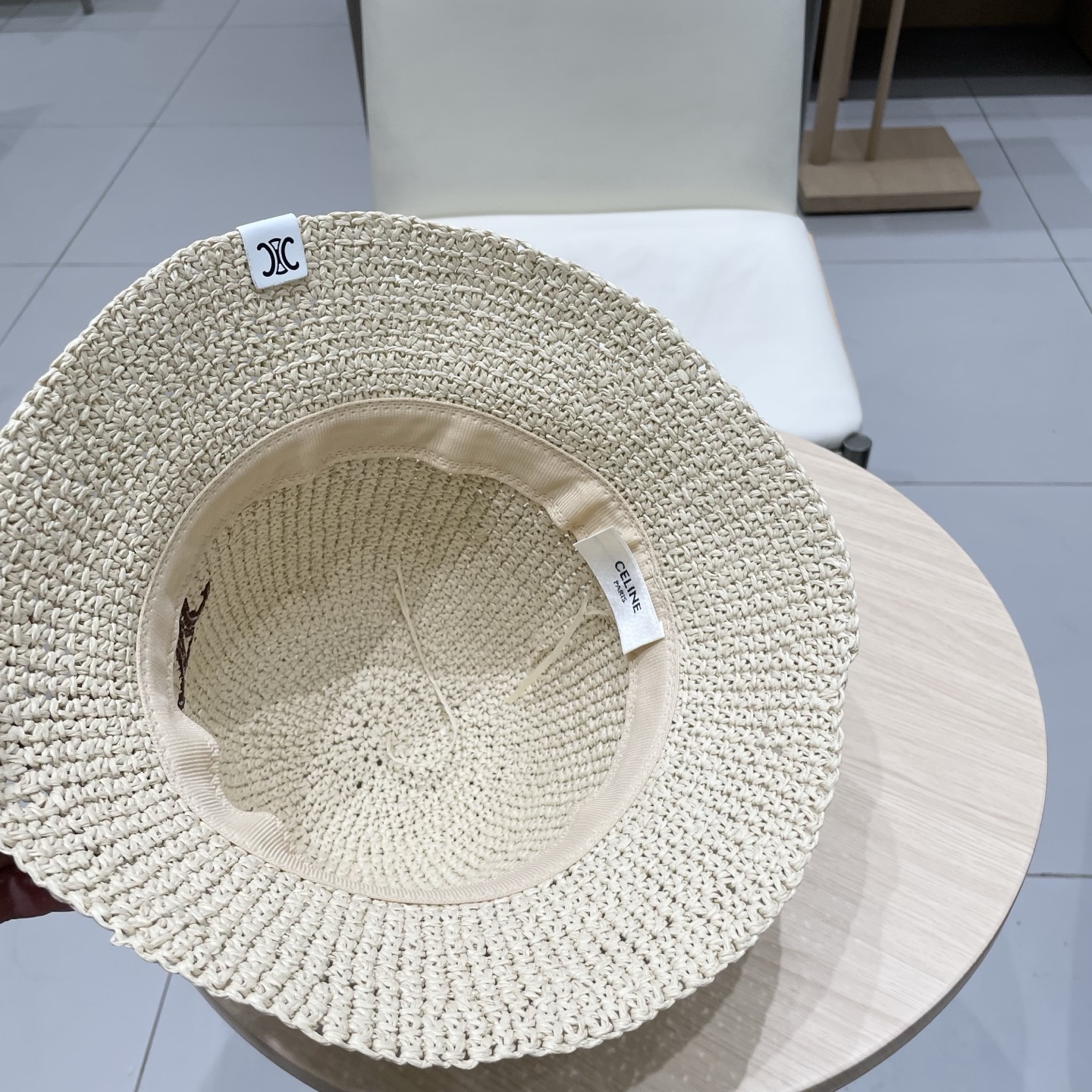 celine塞琳女款2025新款凯旋门拉菲草渔夫帽女夏季透气防晒帽度假沙滩