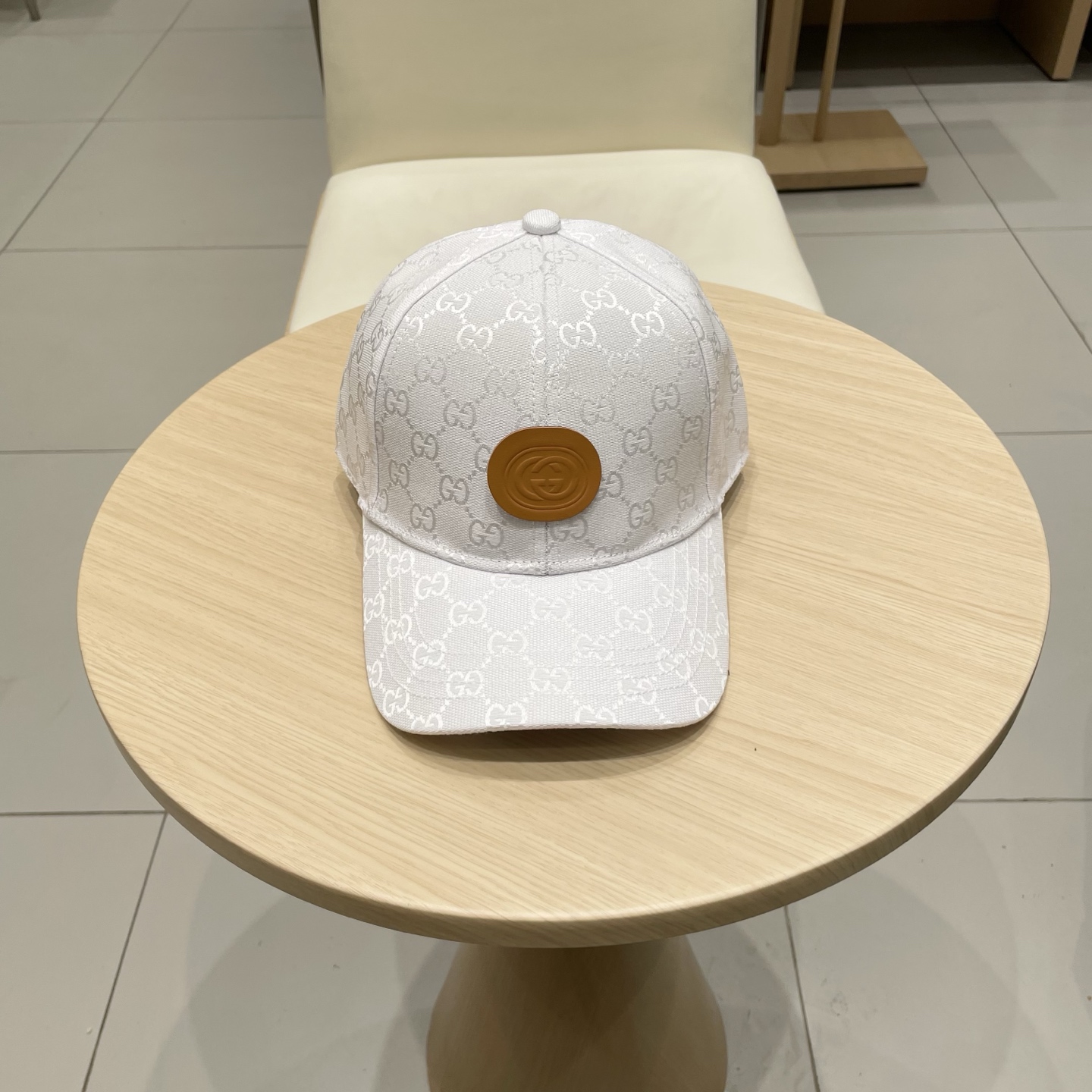 NO:221784,The new product of Guchi baseball cap GUCCI official website, baseball cap, original quality is coming, very exquisite craftsmanship, high-end, atmospheric and up-class!  Low-key luxury, easy to carry!  Run volume!  Hat fisherman hat baseball hat knit hat, hat, gucci, espadrilles, hats19860909古奇棒球帽GUCCI官网新品,棒球帽,原单品质火爆来袭 工艺非常精美 高档大气上档次！低调奢华,方便携带！跑量！帽子渔夫帽棒球帽针织帽,帽子,gucci,espadrilles,hats,hat
