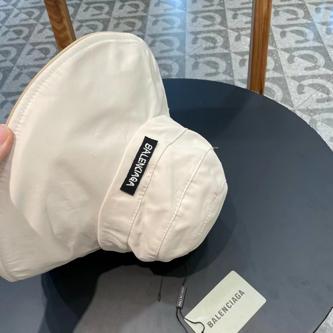 BALENCIAGA巴黎世家夏季新款渔夫帽，简约休闲百搭款，头围57cm