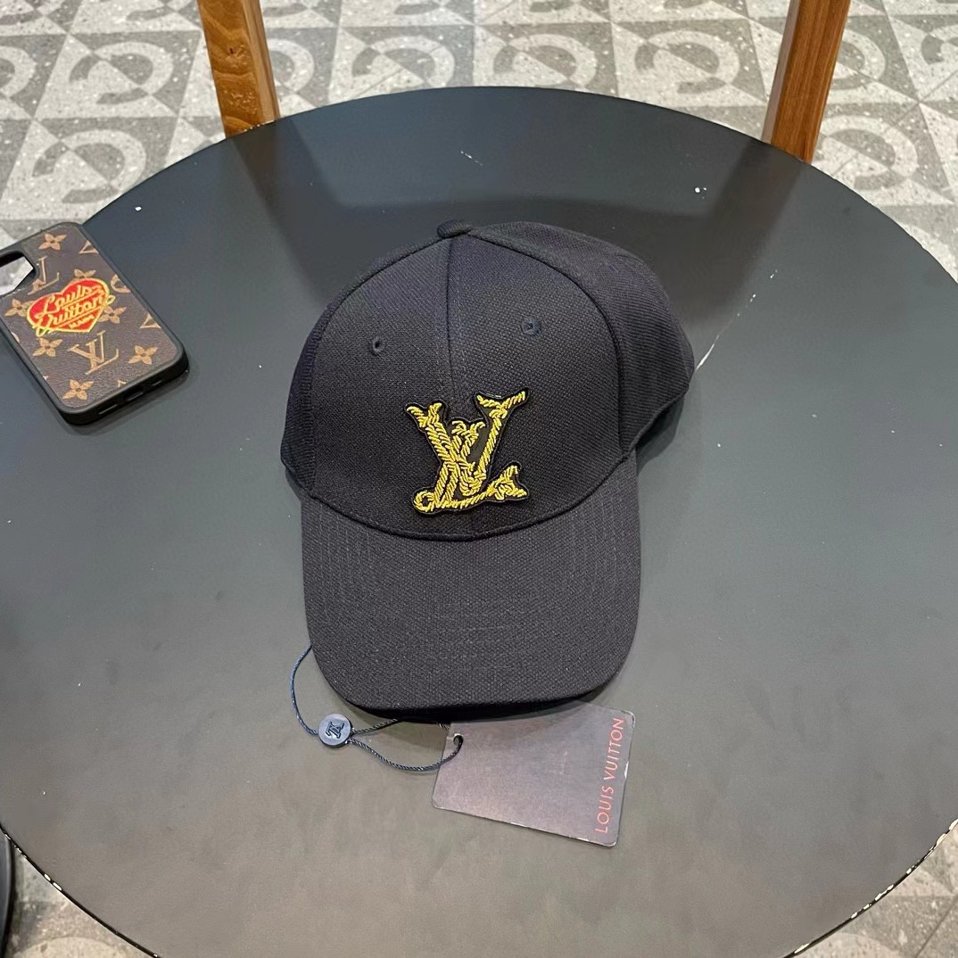 NO:226208,LV New Baseball Cap High Quality Customization!  This one must be a favorite of minimalism. It is clean, neat, fashionable and versatile, and definitely not picky about face shape!  A fashionable and classic ten thousand-year-old model!  Hat Straw Hat Fisherman Hat Baseball Hat, Hats, louis vuitton, espadrilles,hats19860909LV 新款棒球帽 高品质定制！这款必定是极简主义的最爱 干净,利索,时尚百搭,绝对不挑脸型！ 属于时尚经典的万年款！帽子草帽渔夫帽棒球帽,帽子,louis vuitton,espadrilles,hats,hat