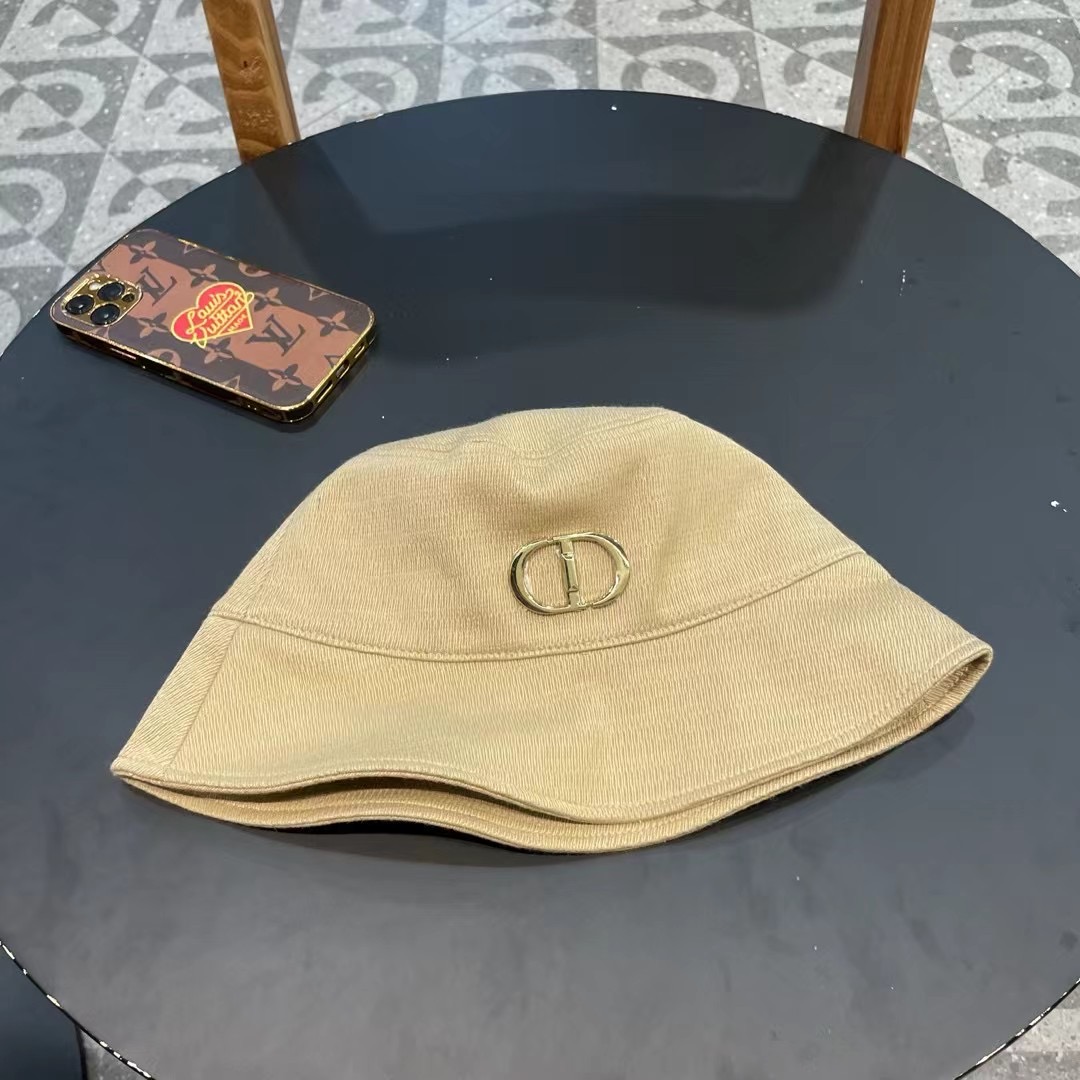 Dior(迪奥)新款渔夫帽， 精致純也格调很有感觉，很酷很时尚，专柜断货热门，质量超赞