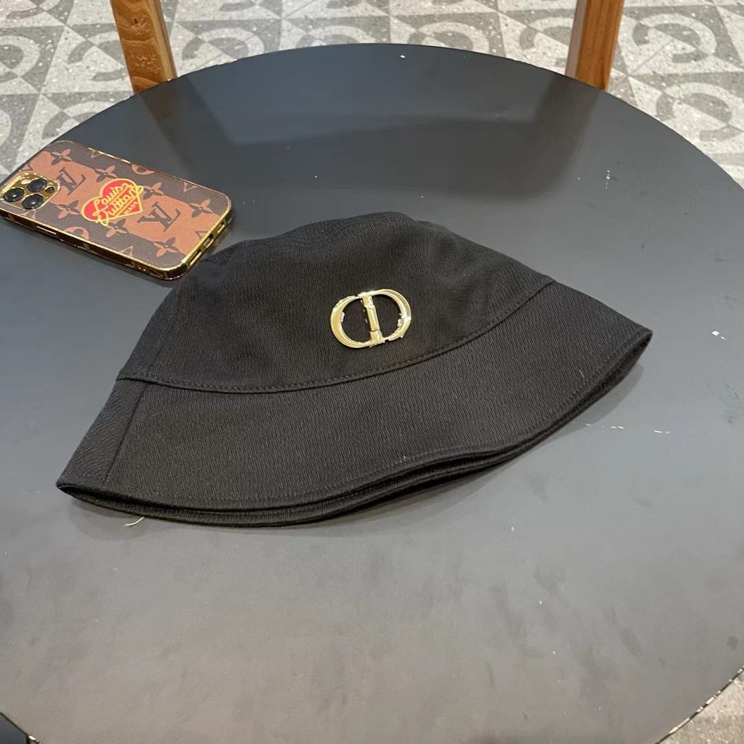 Dior(迪奥)新款渔夫帽， 精致純也格调很有感觉，很酷很时尚，专柜断货热门，质量超赞