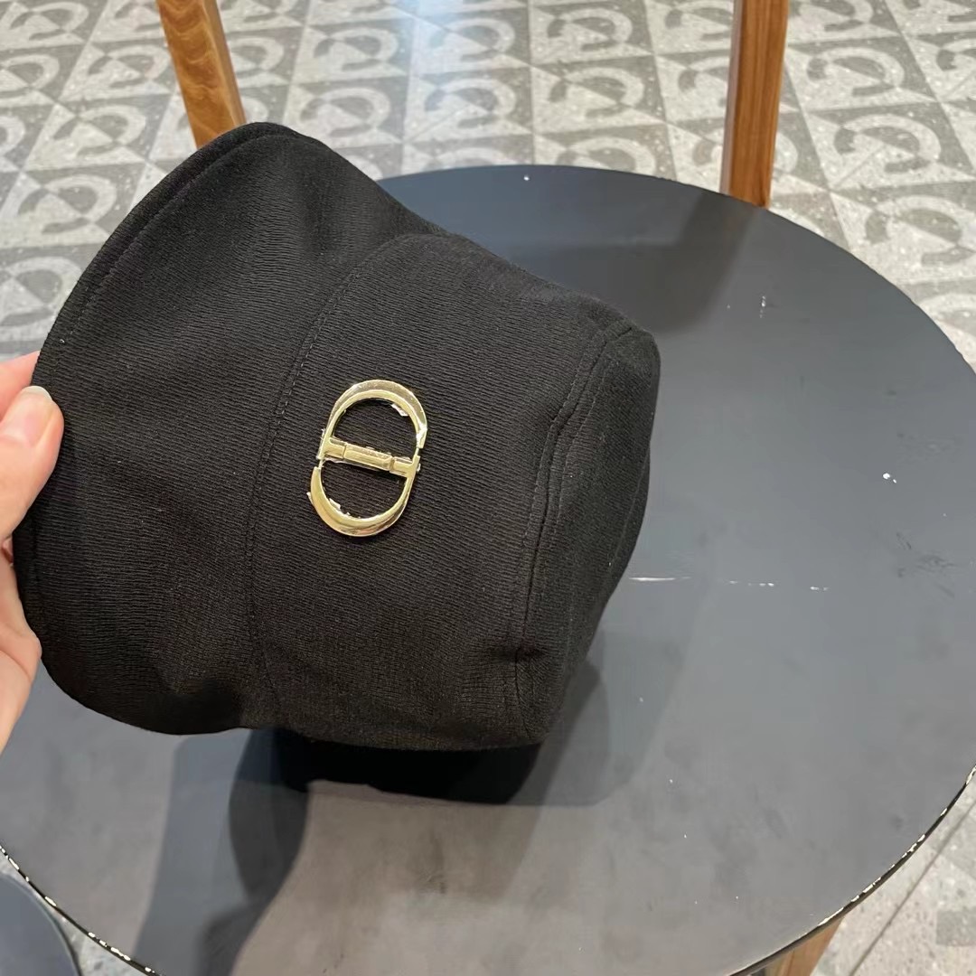 Dior(迪奥)新款渔夫帽， 精致純也格调很有感觉，很酷很时尚，专柜断货热门，质量超赞