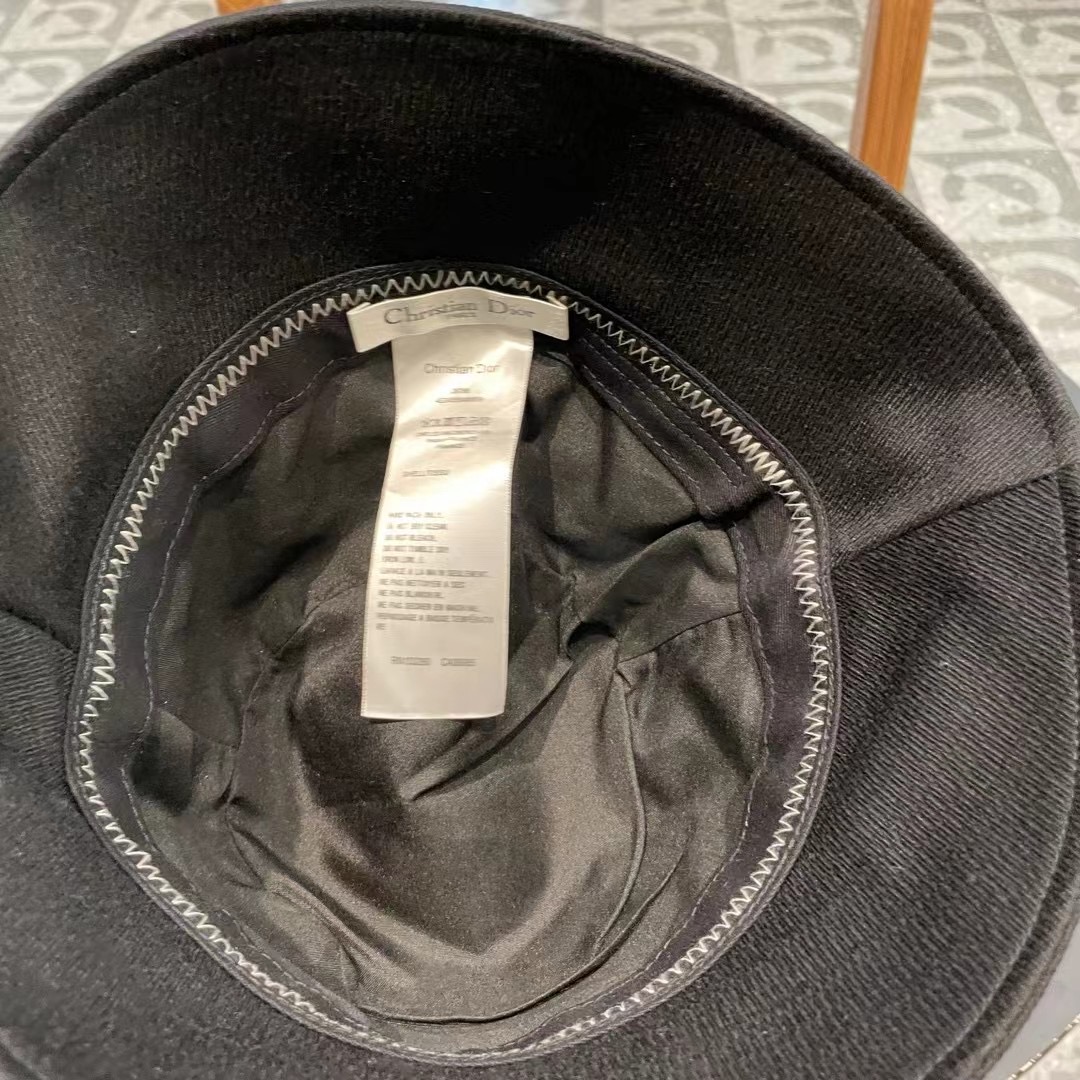 Dior(迪奥)新款渔夫帽， 精致純也格调很有感觉，很酷很时尚，专柜断货热门，质量超赞