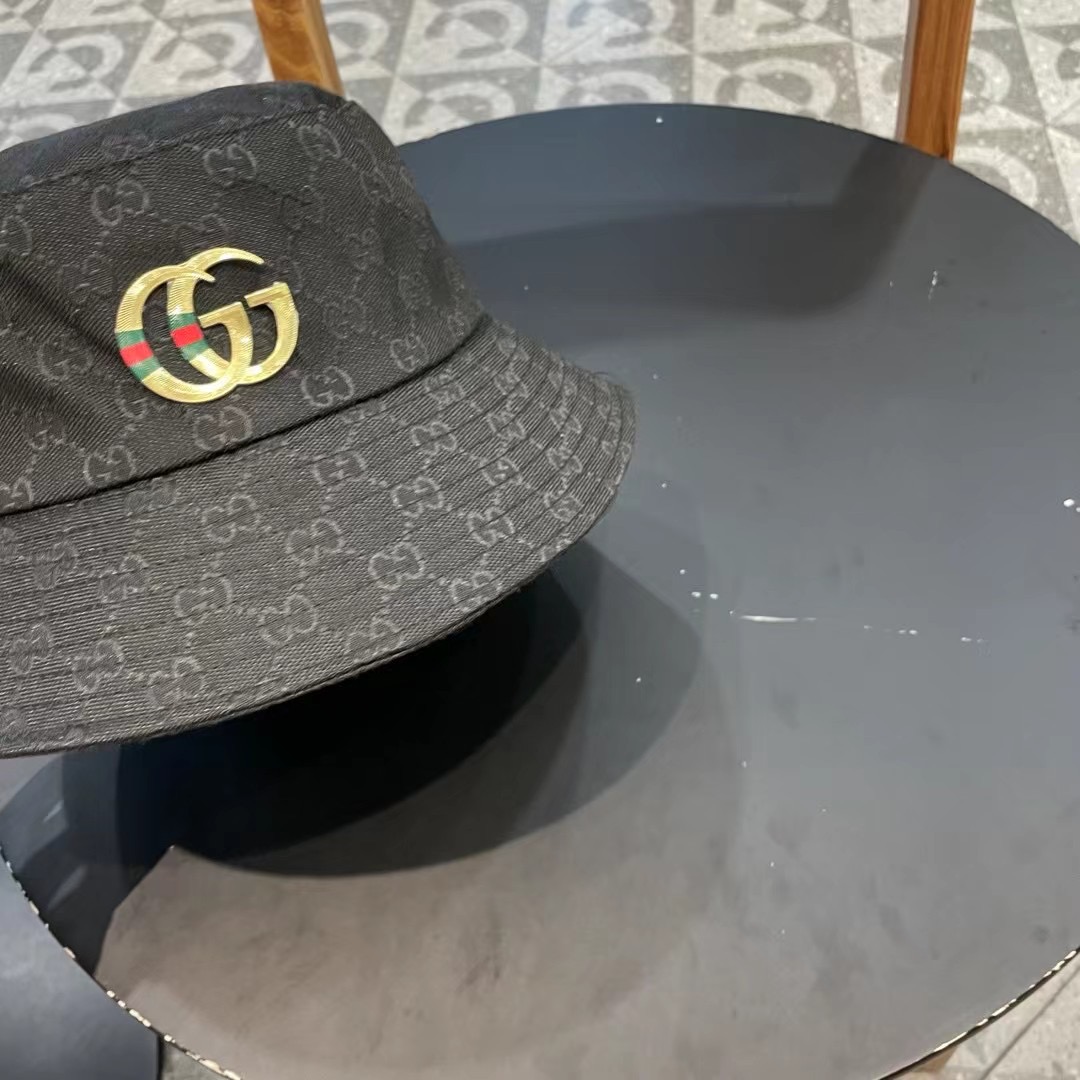  GUCCI古奇渔夫帽👒官网新品Gucci渔夫帽火爆来袭 工艺非常精美 高档大气上档次！低调奢华，方便