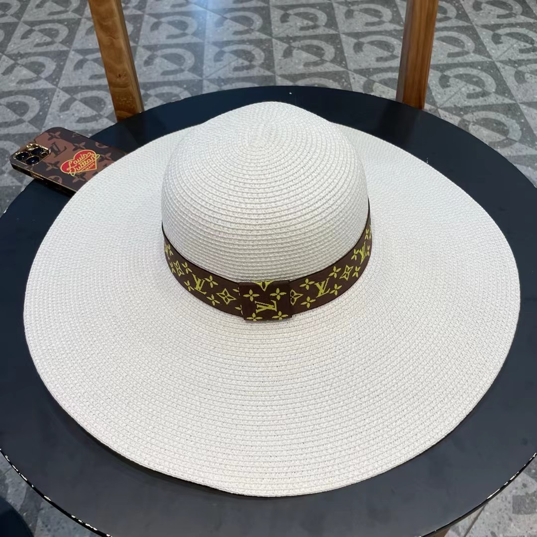 LV 路易威登2026新款草编遮阳大帽檐草帽🤩沙滩风格，简约大方，百搭单品～外出首选，新款帽型超美腻，出