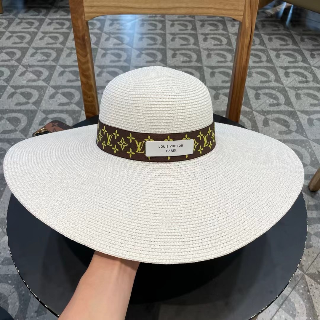 LV 路易威登2026新款草编遮阳大帽檐草帽🤩沙滩风格，简约大方，百搭单品～外出首选，新款帽型超美腻，出