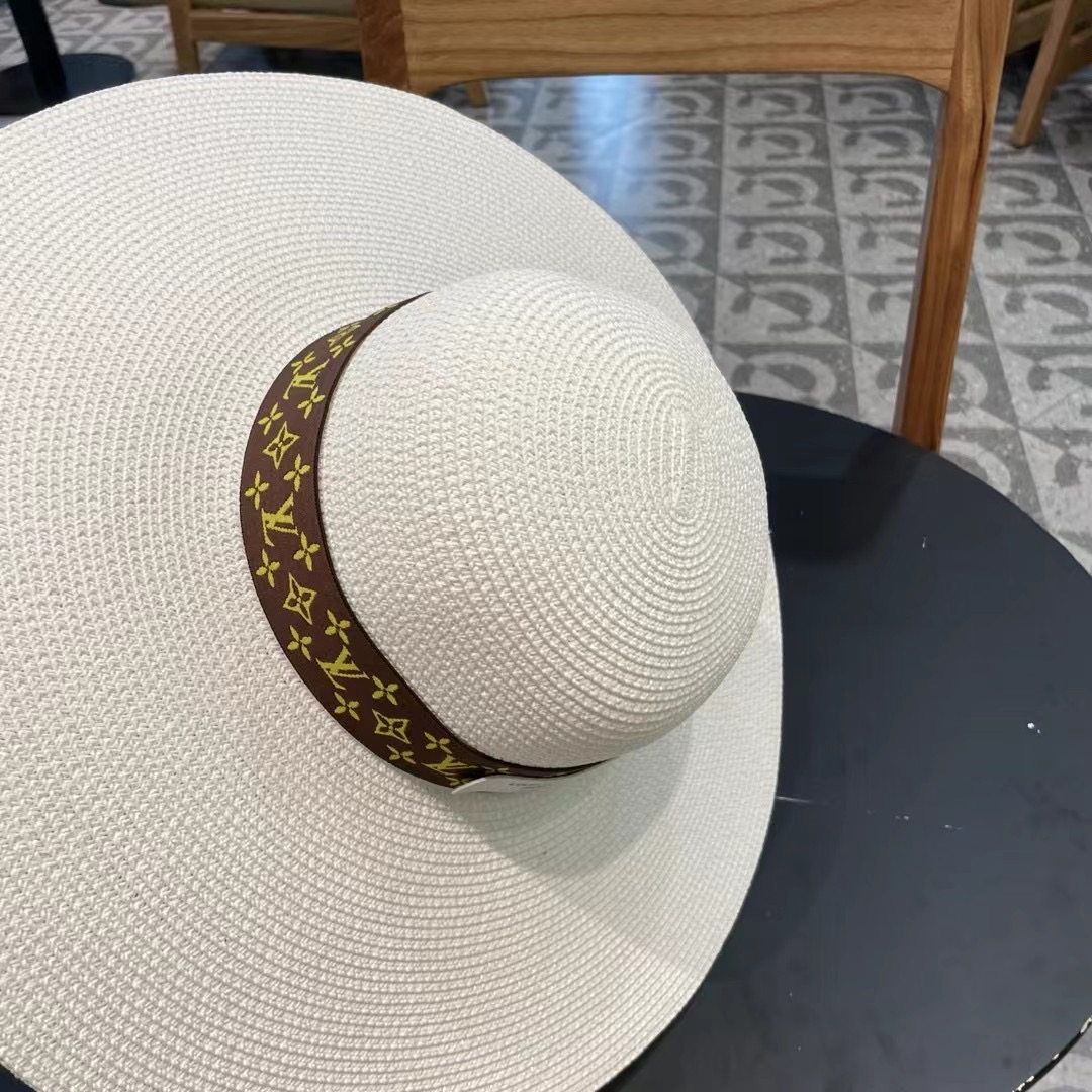 LV 路易威登2026新款草编遮阳大帽檐草帽🤩沙滩风格，简约大方，百搭单品～外出首选，新款帽型超美腻，出