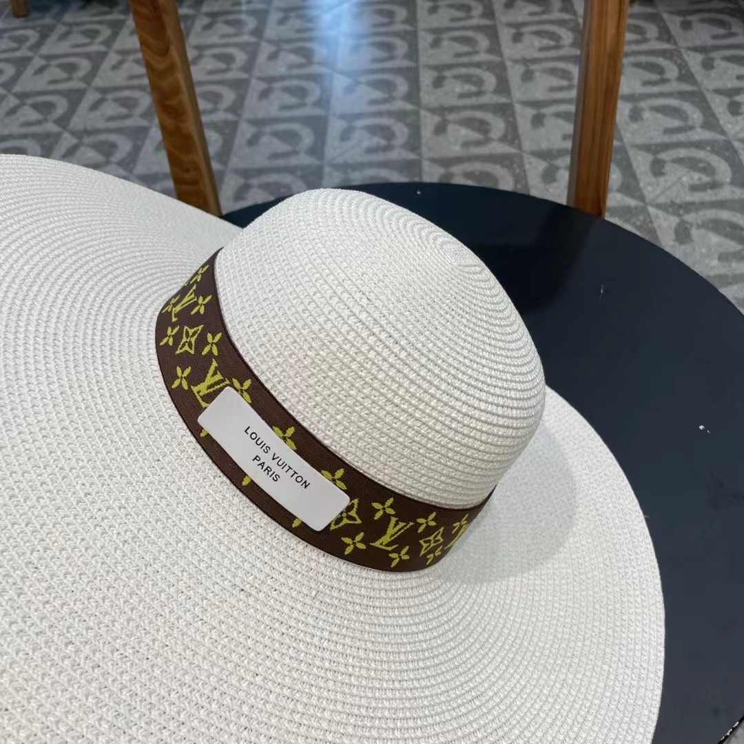 LV 路易威登2026新款草编遮阳大帽檐草帽🤩沙滩风格，简约大方，百搭单品～外出首选，新款帽型超美腻，出