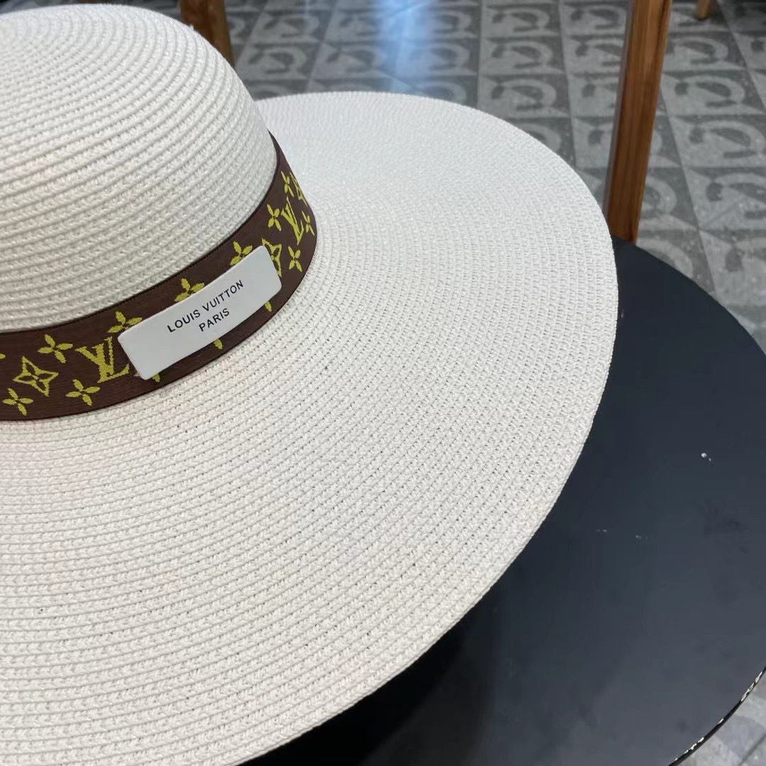 LV 路易威登2026新款草编遮阳大帽檐草帽🤩沙滩风格，简约大方，百搭单品～外出首选，新款帽型超美腻，出