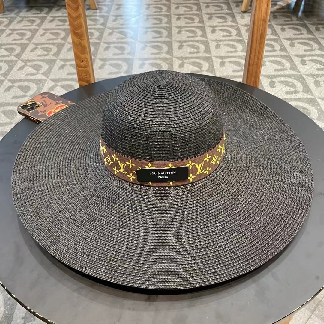 LV 路易威登2026新款草编遮阳大帽檐草帽🤩沙滩风格，简约大方，百搭单品～外出首选，新款帽型超美腻，出