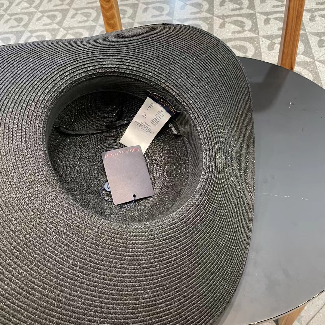 LV 路易威登2026新款草编遮阳大帽檐草帽🤩沙滩风格，简约大方，百搭单品～外出首选，新款帽型超美腻，出