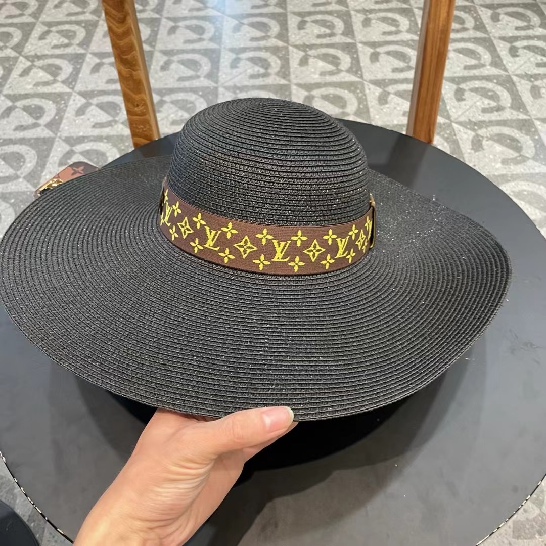 LV 路易威登2026新款草编遮阳大帽檐草帽🤩沙滩风格，简约大方，百搭单品～外出首选，新款帽型超美腻，出