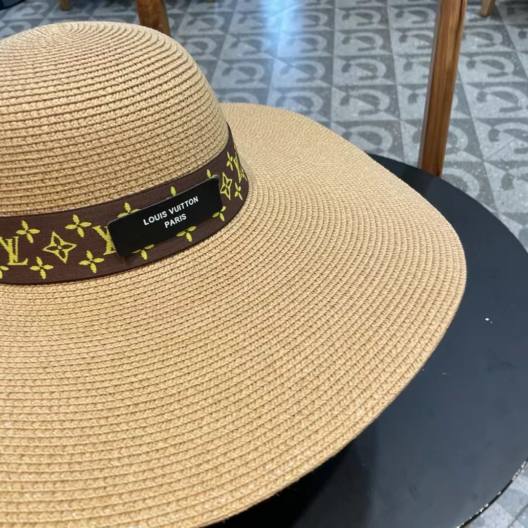 LV 路易威登2026新款草编遮阳大帽檐草帽🤩沙滩风格，简约大方，百搭单品～外出首选，新款帽型超美腻，出