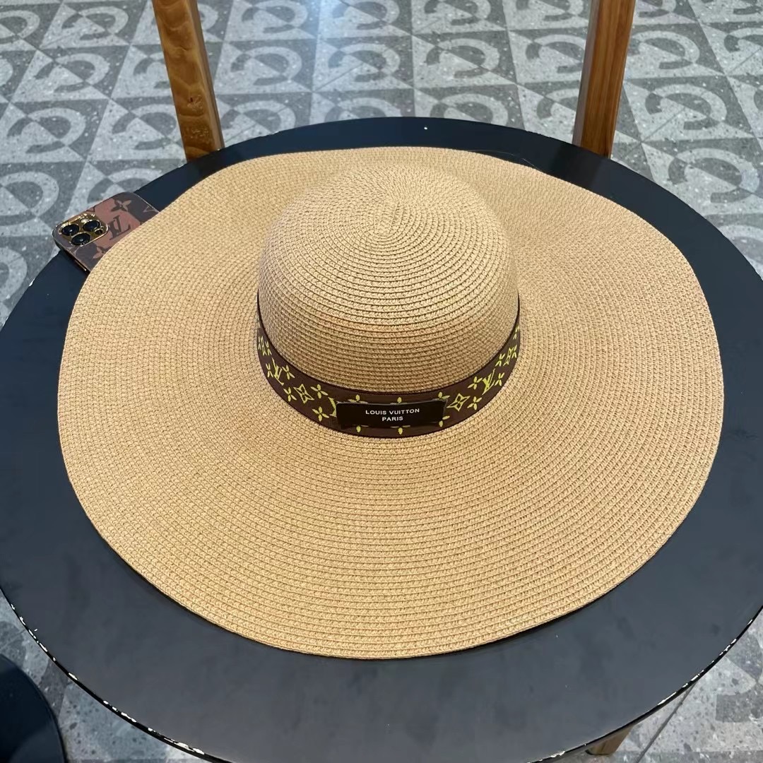 NO:359285,LV Louis Vuitton 2025 new straw woven large-brimmed straw hat beach style, simple and elegant, versatile items~ the first choice when going out, the new hat shape is super beautiful, must wear a hat when going out, the straw hat fisherman's hat baseball hat, hat, louis vuitton, louis vuitton, espadrilles, espadrilles, hatsLV 路易威登2025新款草编遮阳大帽檐草帽沙滩风格,简约大方,百搭单品～外出首选,新款帽型超美腻,出门必带帽子草帽渔夫帽棒球帽,帽子,louis vuitton,louis vuitton,espadrilles,espadrilles,hats,hat
