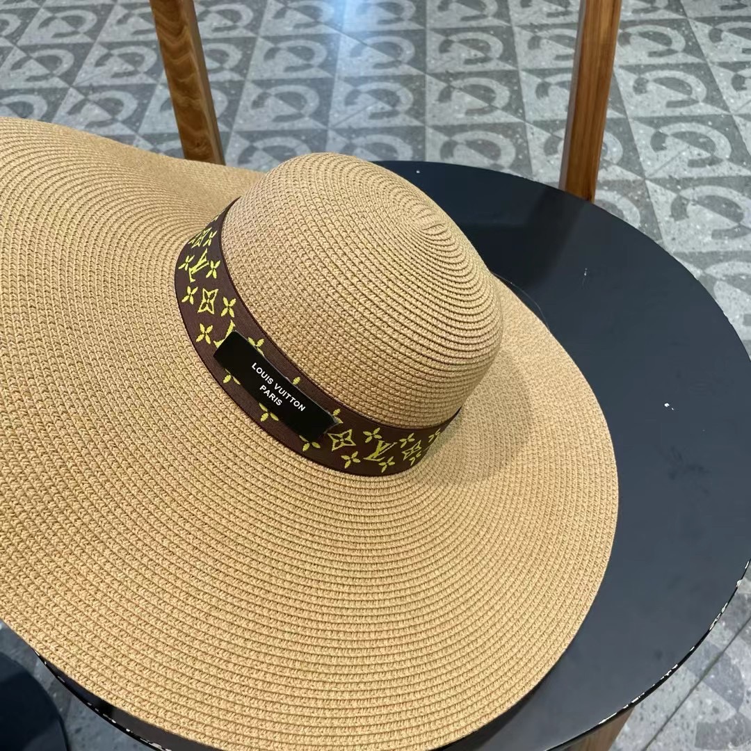 LV 路易威登2026新款草编遮阳大帽檐草帽🤩沙滩风格，简约大方，百搭单品～外出首选，新款帽型超美腻，出
