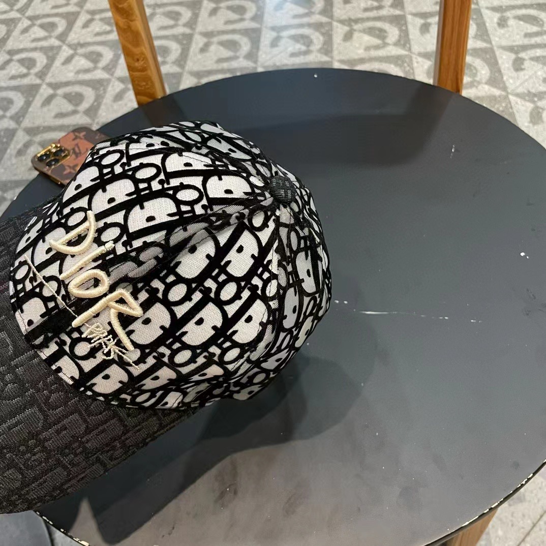  Dior(迪奥)新款原单棒球帽， Dior刺绣，网红明星同款，11开模订制轻盈透气！质量超赞，基础头围