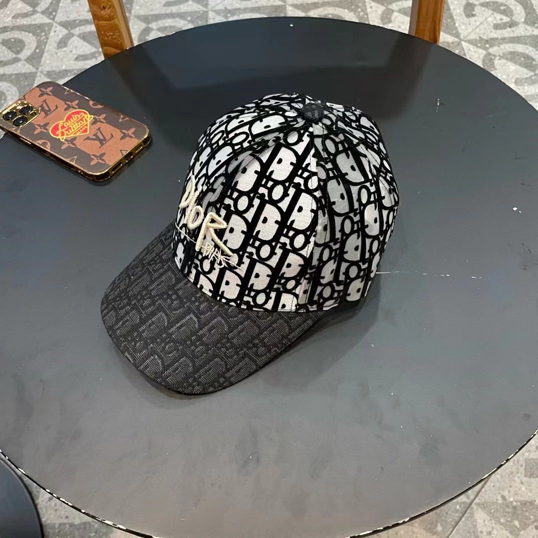  Dior(迪奥)新款原单棒球帽， Dior刺绣，网红明星同款，11开模订制轻盈透气！质量超赞，基础头围