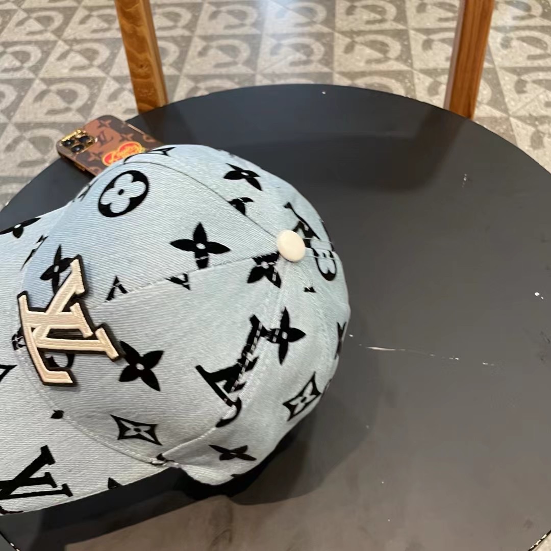上新！路易威登 LouisVuitton 😍新款LV棒球帽，重工打造♥️早春系列高端大气，百搭款🤗男女通
