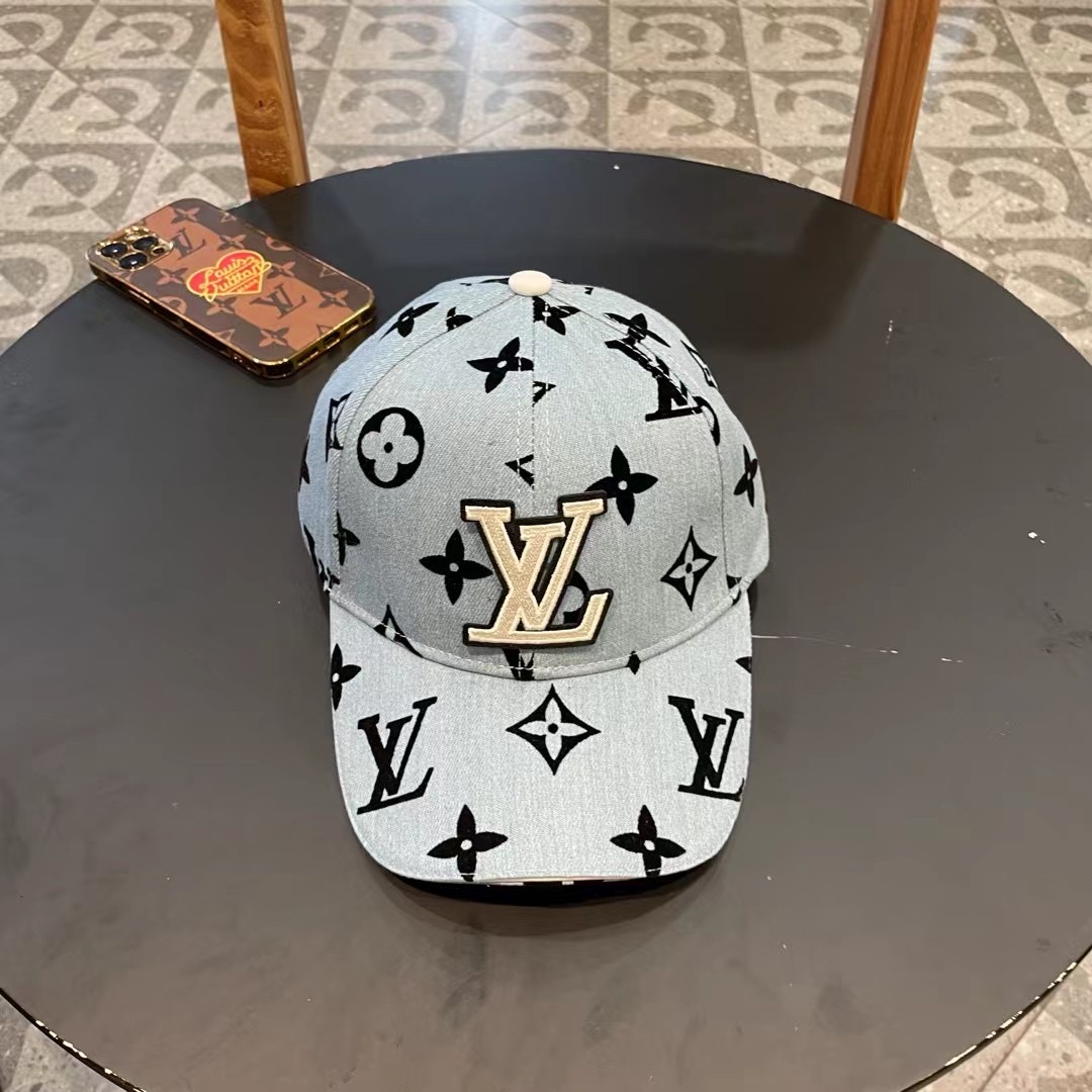 上新！路易威登 LouisVuitton 😍新款LV棒球帽，重工打造♥️早春系列高端大气，百搭款🤗男女通