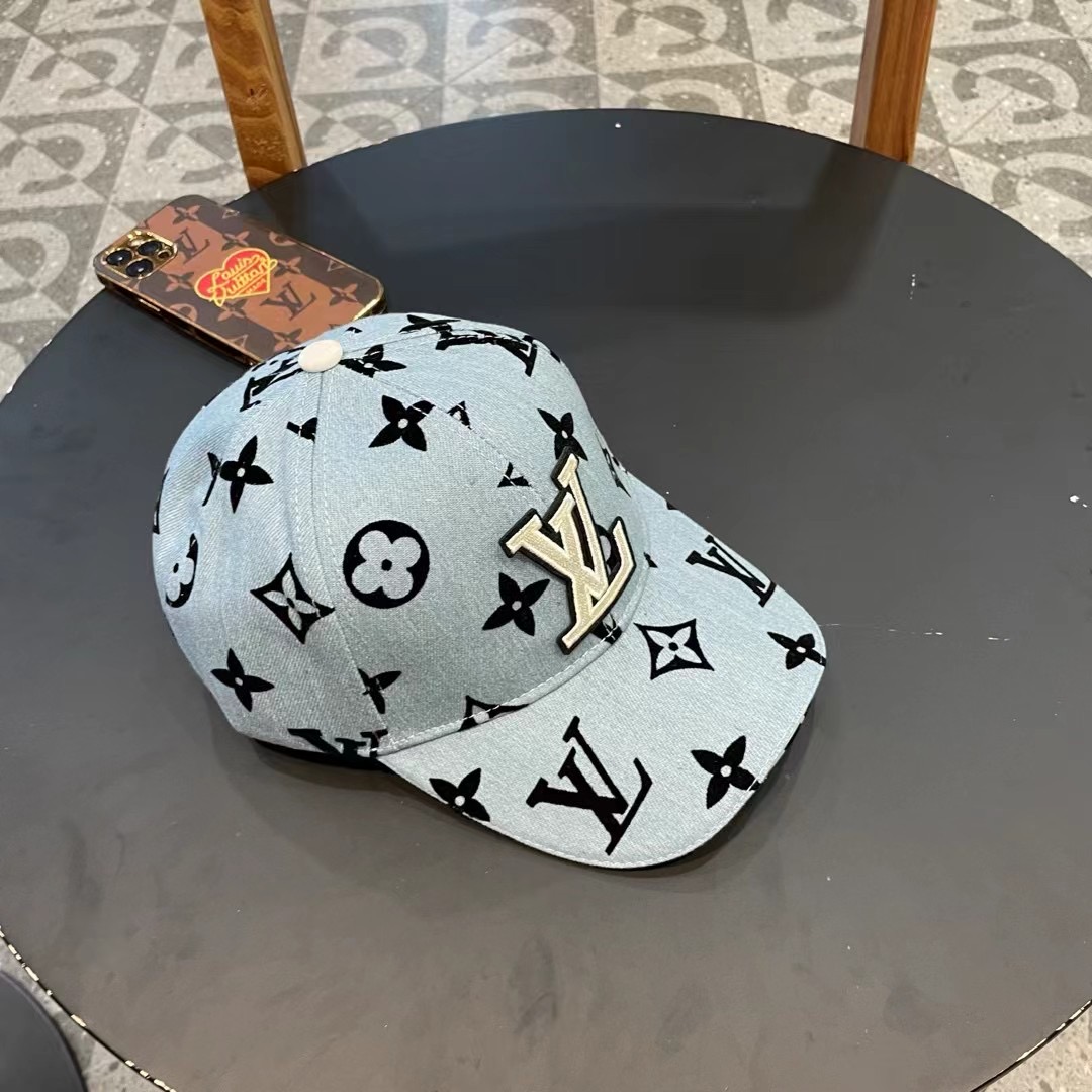 上新！路易威登 LouisVuitton 😍新款LV棒球帽，重工打造♥️早春系列高端大气，百搭款🤗男女通