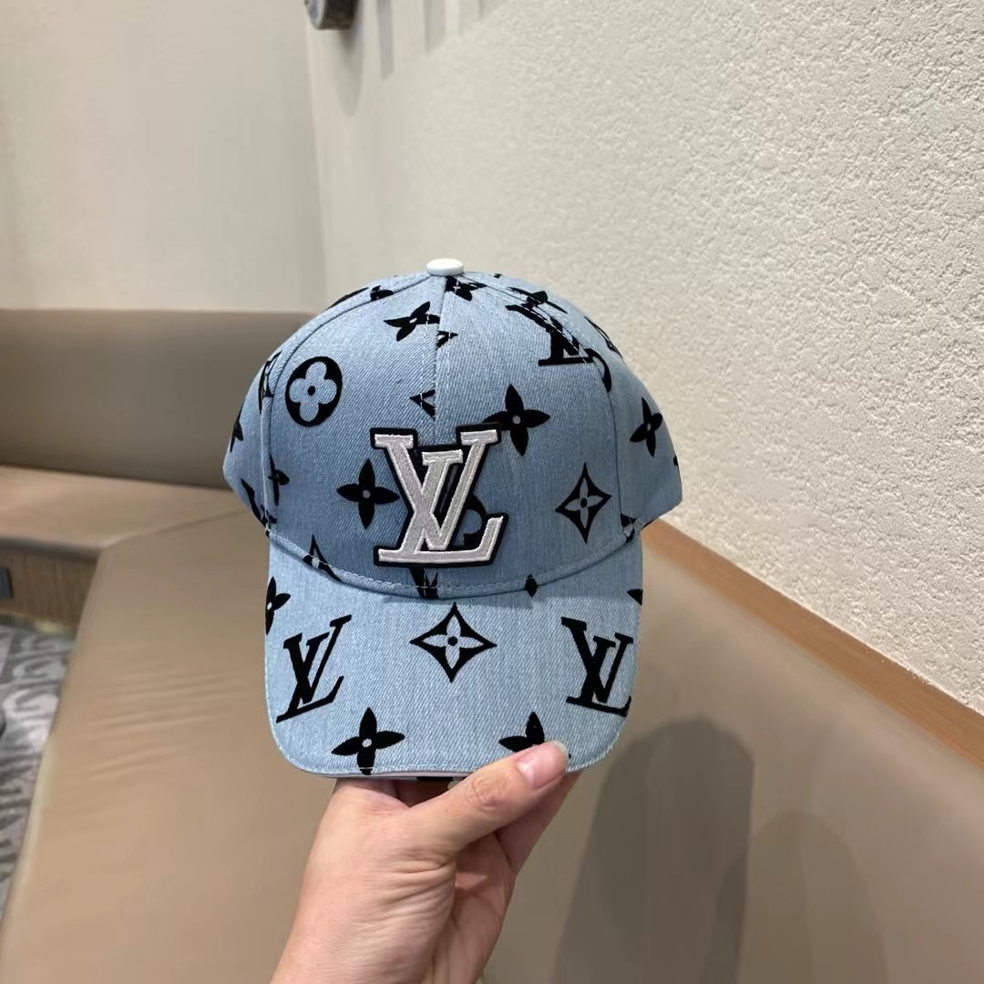 上新！路易威登 LouisVuitton 😍新款LV棒球帽，重工打造♥️早春系列高端大气，百搭款🤗男女通