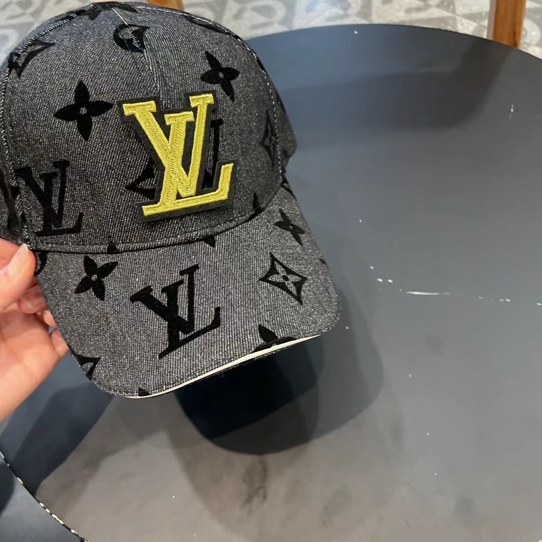上新！路易威登 LouisVuitton 😍新款LV棒球帽，重工打造♥️早春系列高端大气，百搭款🤗男女通