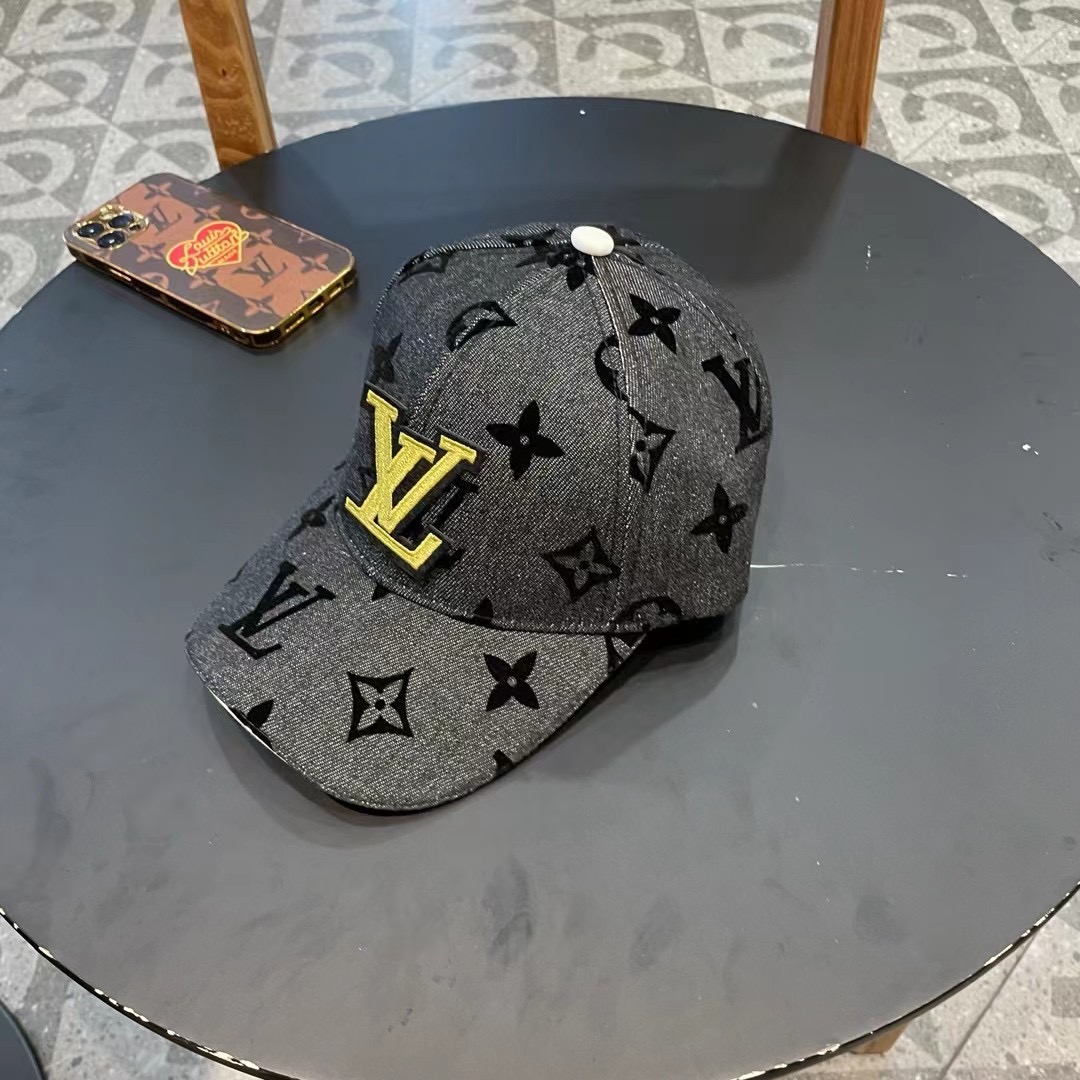 上新！路易威登 LouisVuitton 😍新款LV棒球帽，重工打造♥️早春系列高端大气，百搭款🤗男女通