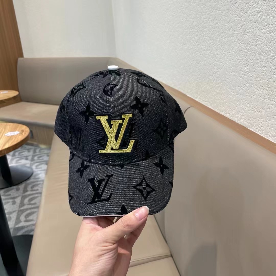 上新！路易威登 LouisVuitton 😍新款LV棒球帽，重工打造♥️早春系列高端大气，百搭款🤗男女通