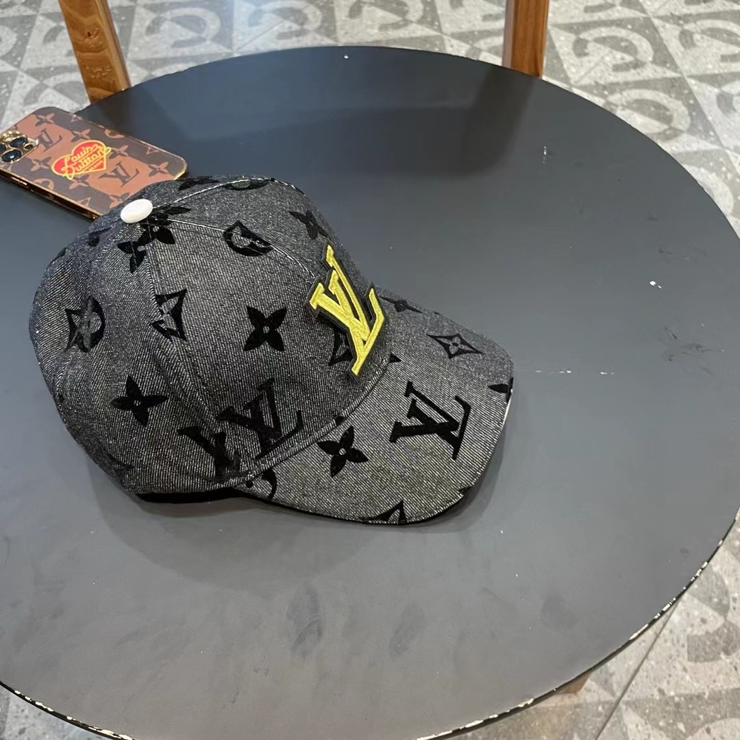 上新！路易威登 LouisVuitton 😍新款LV棒球帽，重工打造♥️早春系列高端大气，百搭款🤗男女通