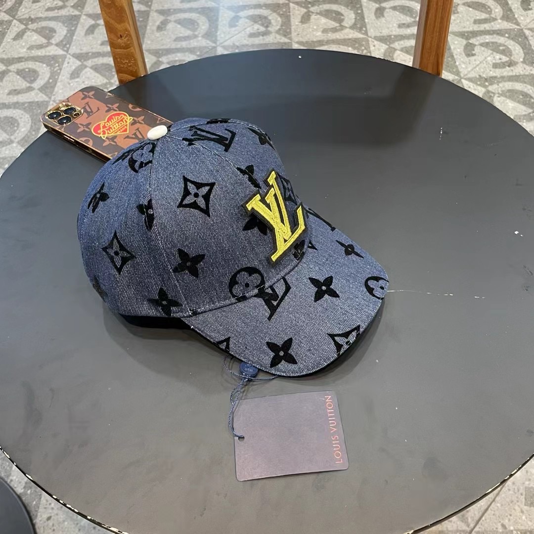 上新！路易威登 LouisVuitton 😍新款LV棒球帽，重工打造♥️早春系列高端大气，百搭款🤗男女通