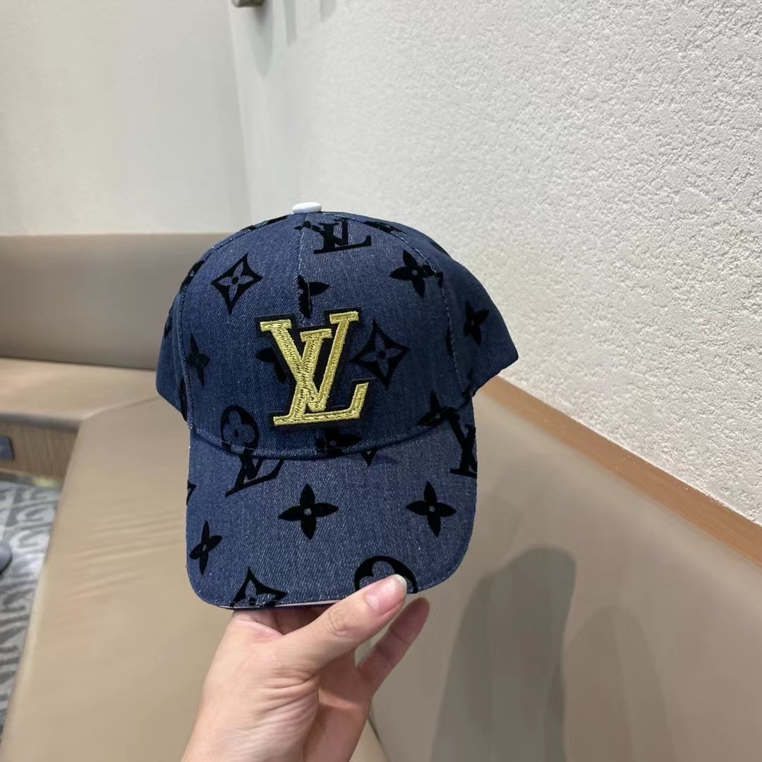 上新！路易威登 LouisVuitton 😍新款LV棒球帽，重工打造♥️早春系列高端大气，百搭款🤗男女通