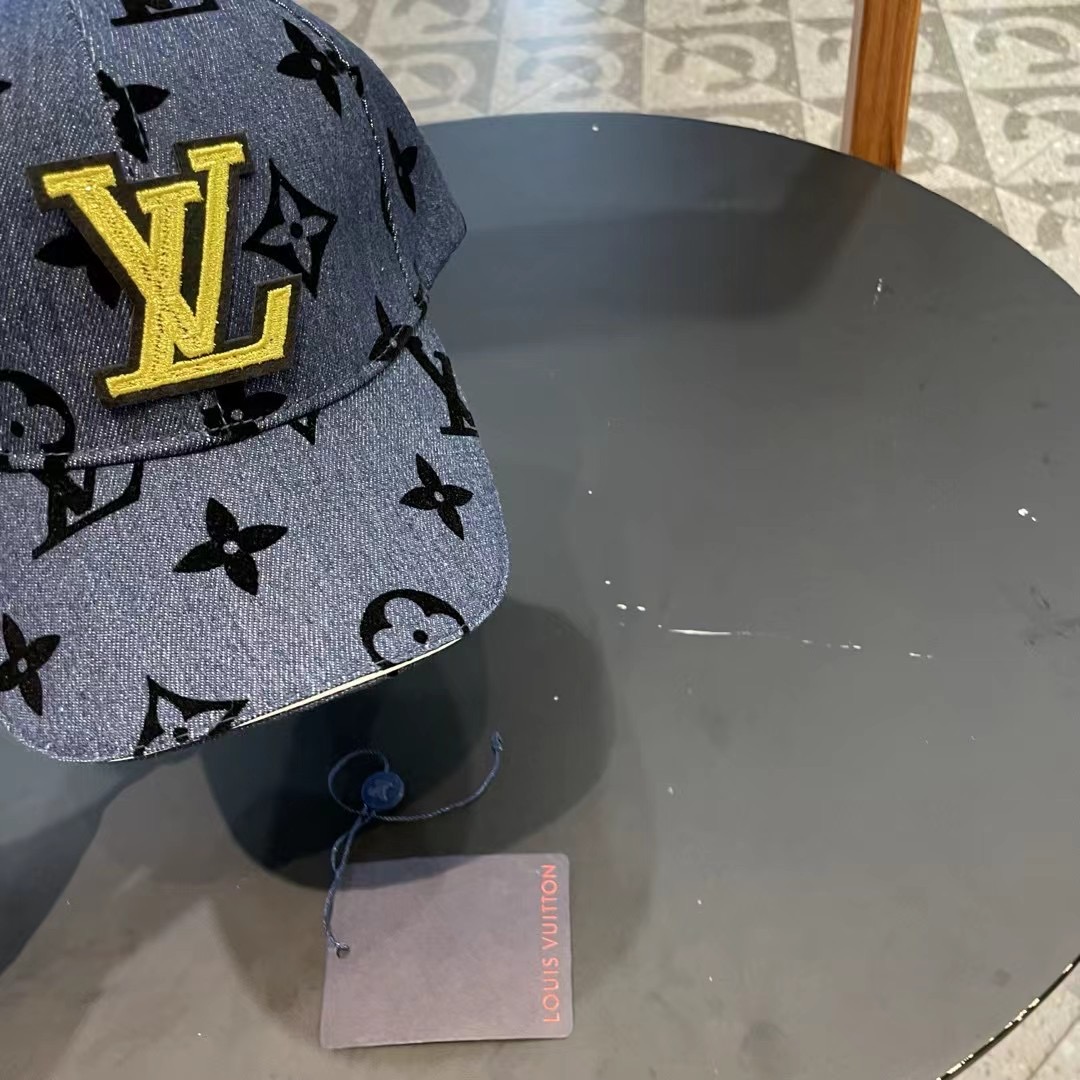 上新！路易威登 LouisVuitton 😍新款LV棒球帽，重工打造♥️早春系列高端大气，百搭款🤗男女通