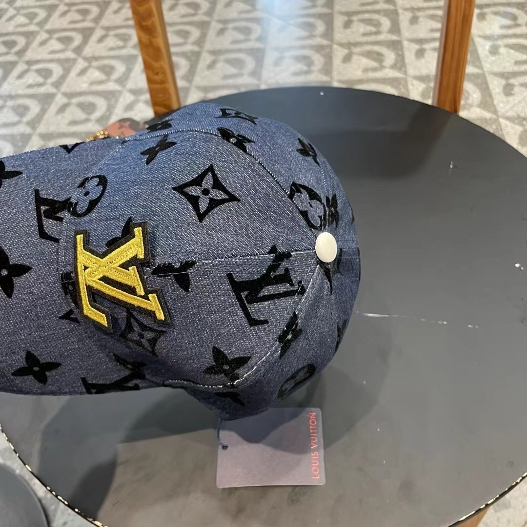 上新！路易威登 LouisVuitton 😍新款LV棒球帽，重工打造♥️早春系列高端大气，百搭款🤗男女通