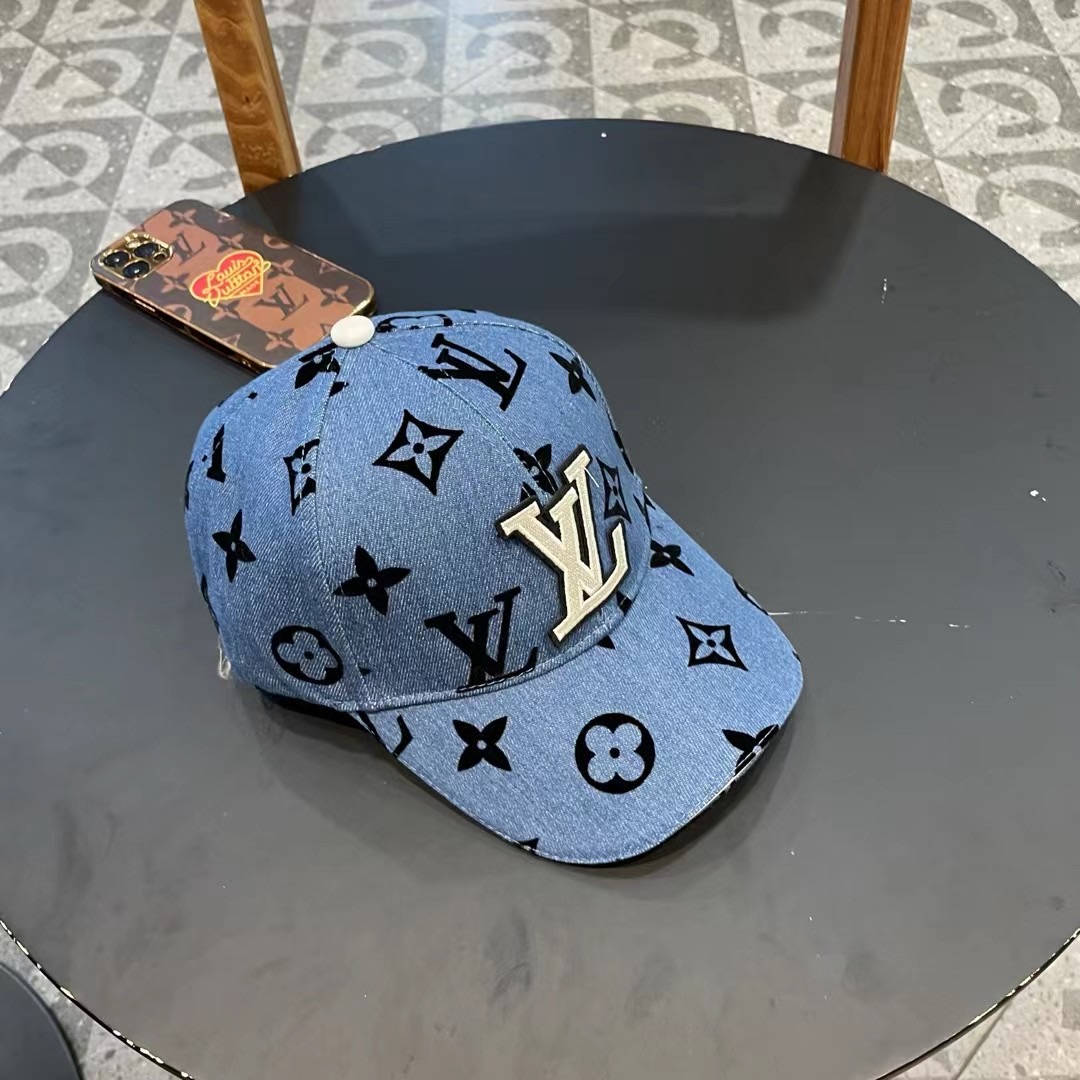 上新！路易威登 LouisVuitton 😍新款LV棒球帽，重工打造♥️早春系列高端大气，百搭款🤗男女通