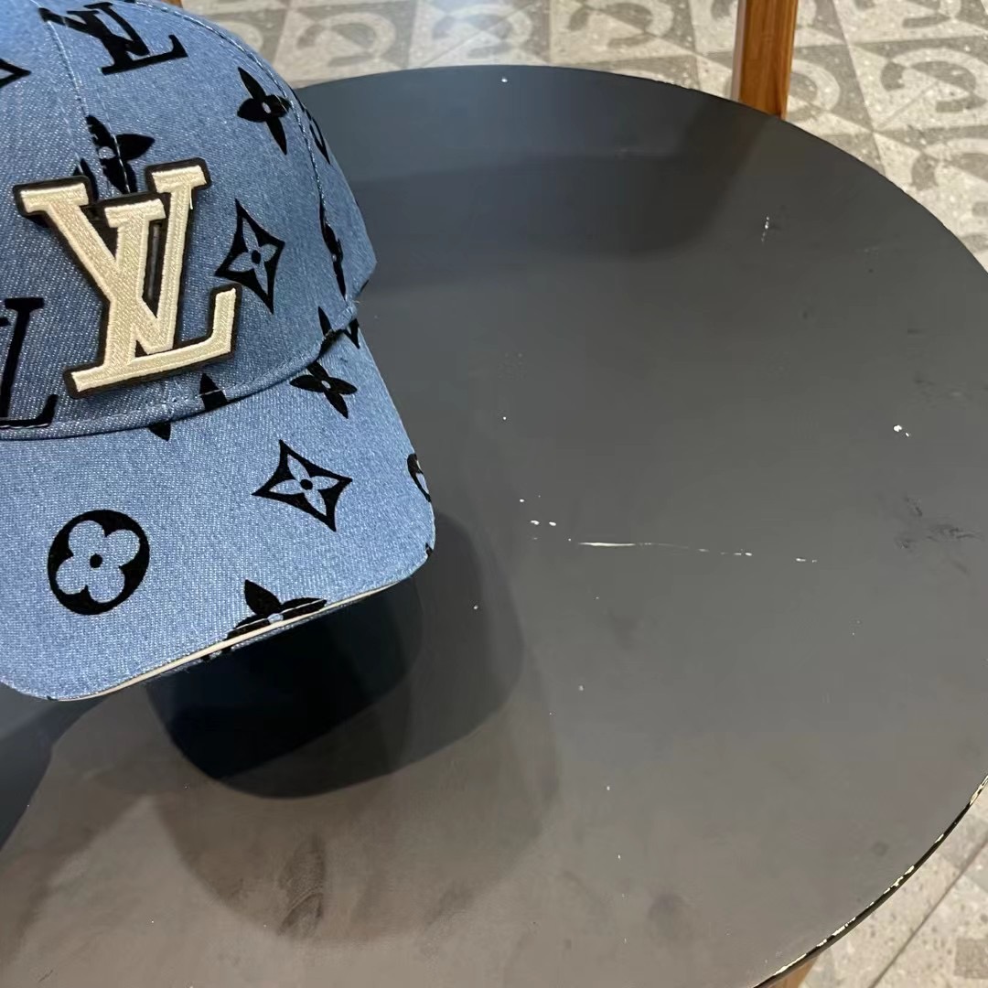 上新！路易威登 LouisVuitton 😍新款LV棒球帽，重工打造♥️早春系列高端大气，百搭款🤗男女通