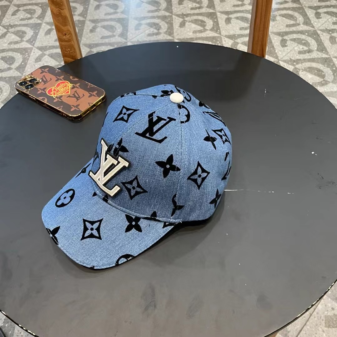 上新！路易威登 LouisVuitton 😍新款LV棒球帽，重工打造♥️早春系列高端大气，百搭款🤗男女通
