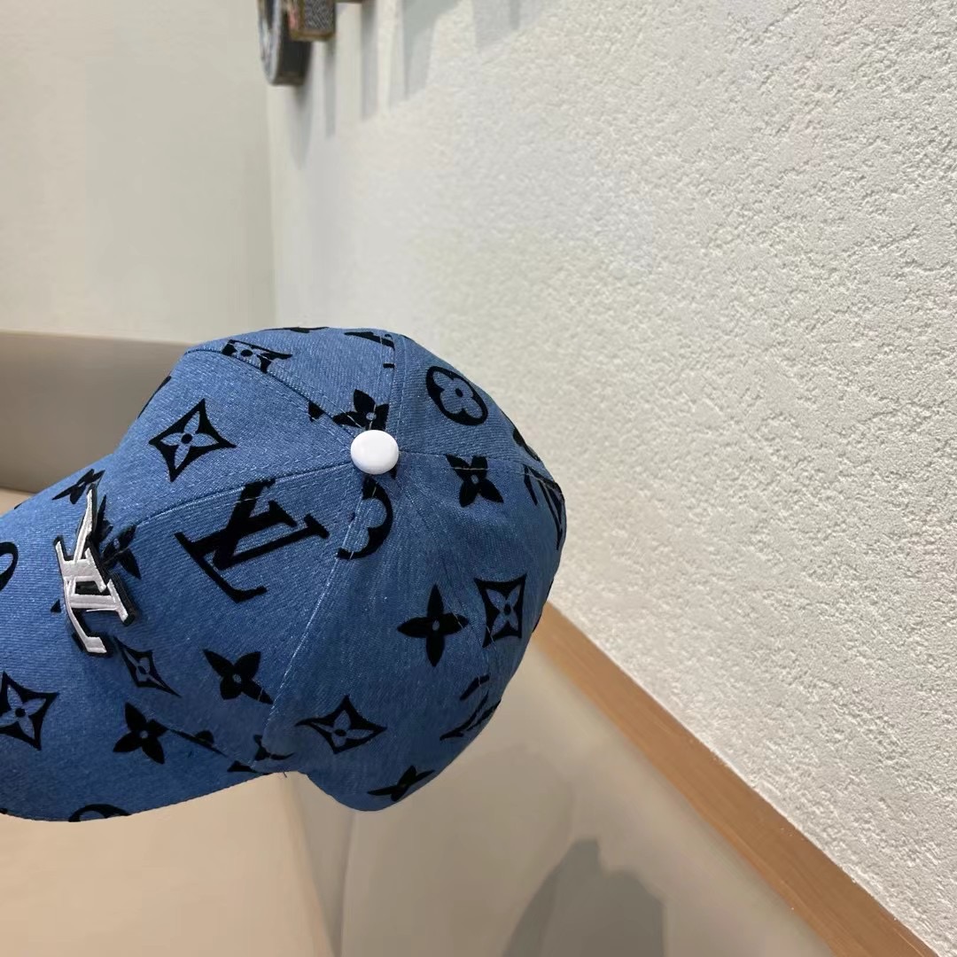 上新！路易威登 LouisVuitton 😍新款LV棒球帽，重工打造♥️早春系列高端大气，百搭款🤗男女通