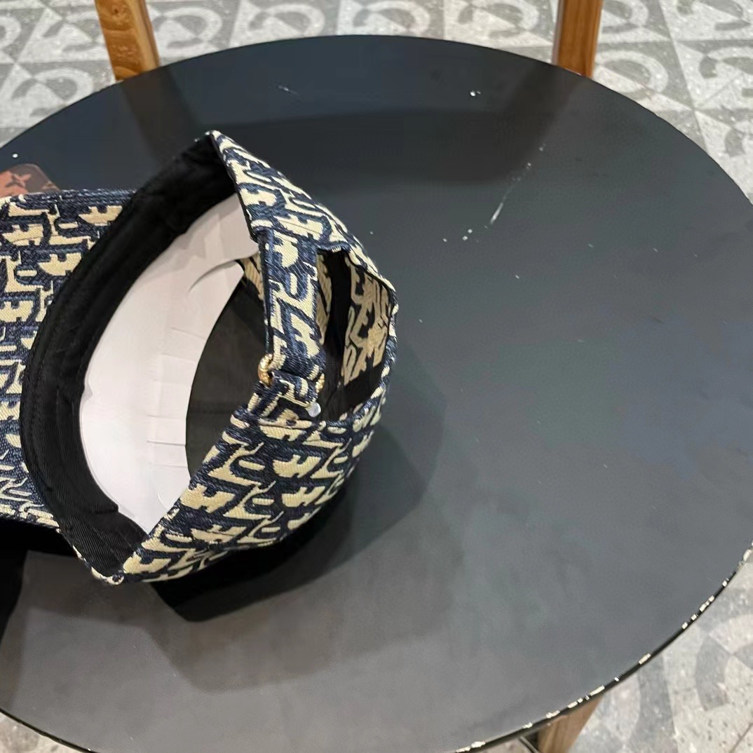 DIOR迪奥 刺绣官网同步新款发布 老花D家棒球帽🧢，水洗标吊牌齐全，超级火爆