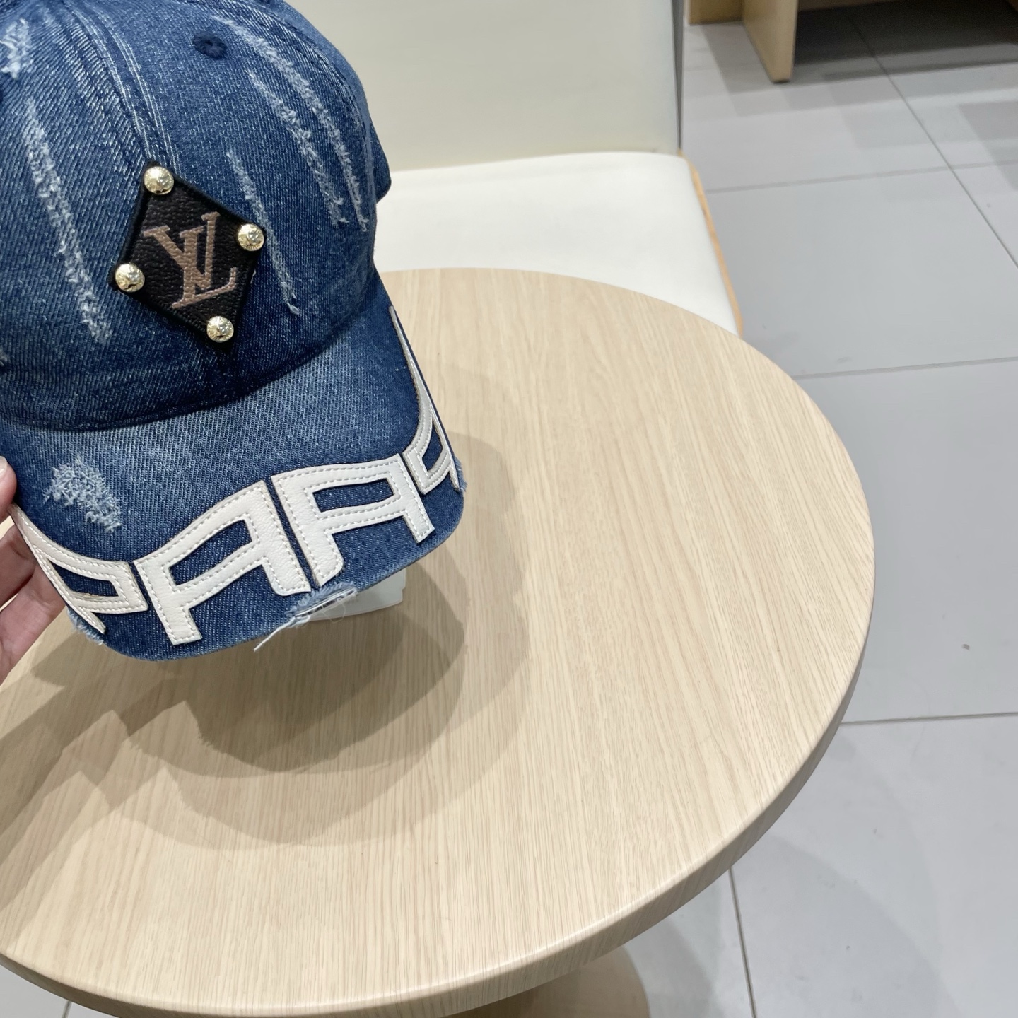 🧢路易威登棒球帽 LouisVuitton😍新款LV棒球帽，重工打造♥️高端大气，百搭款🤗男女通用！跑量