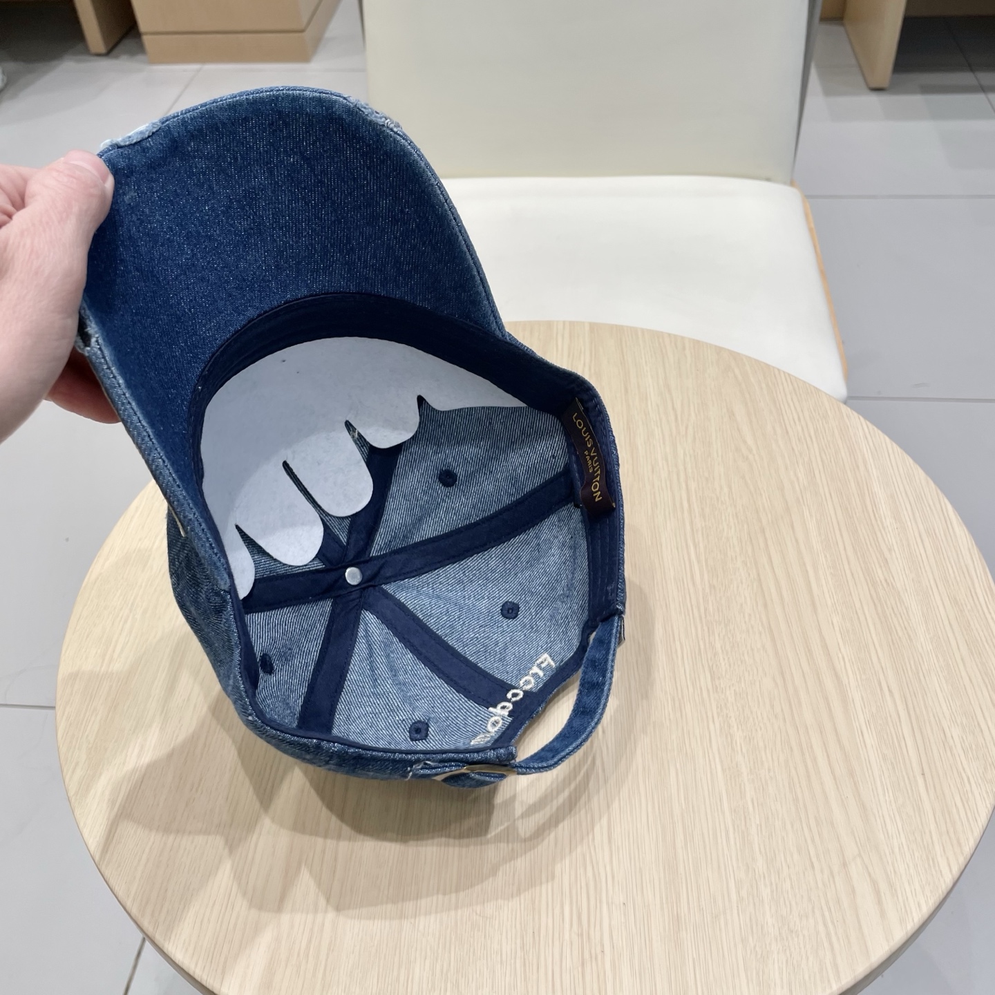 🧢路易威登棒球帽 LouisVuitton😍新款LV棒球帽，重工打造♥️高端大气，百搭款🤗男女通用！跑量