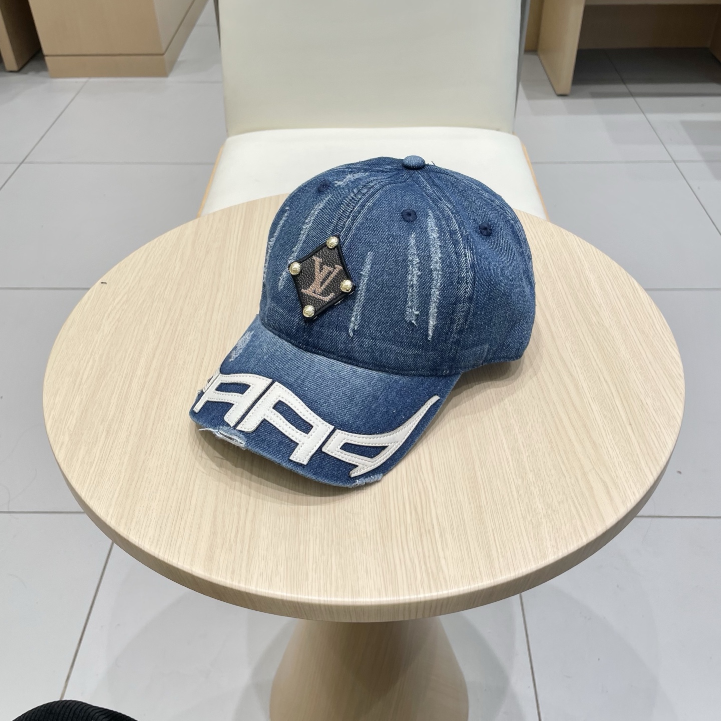 🧢路易威登棒球帽 LouisVuitton😍新款LV棒球帽，重工打造♥️高端大气，百搭款🤗男女通用！跑量