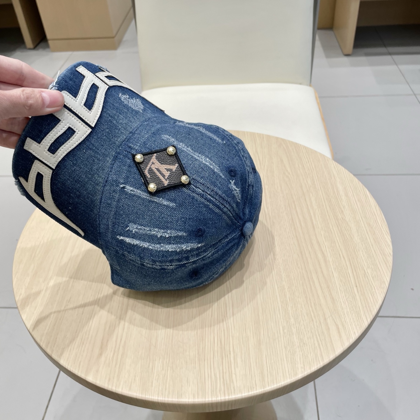 🧢路易威登棒球帽 LouisVuitton😍新款LV棒球帽，重工打造♥️高端大气，百搭款🤗男女通用！跑量