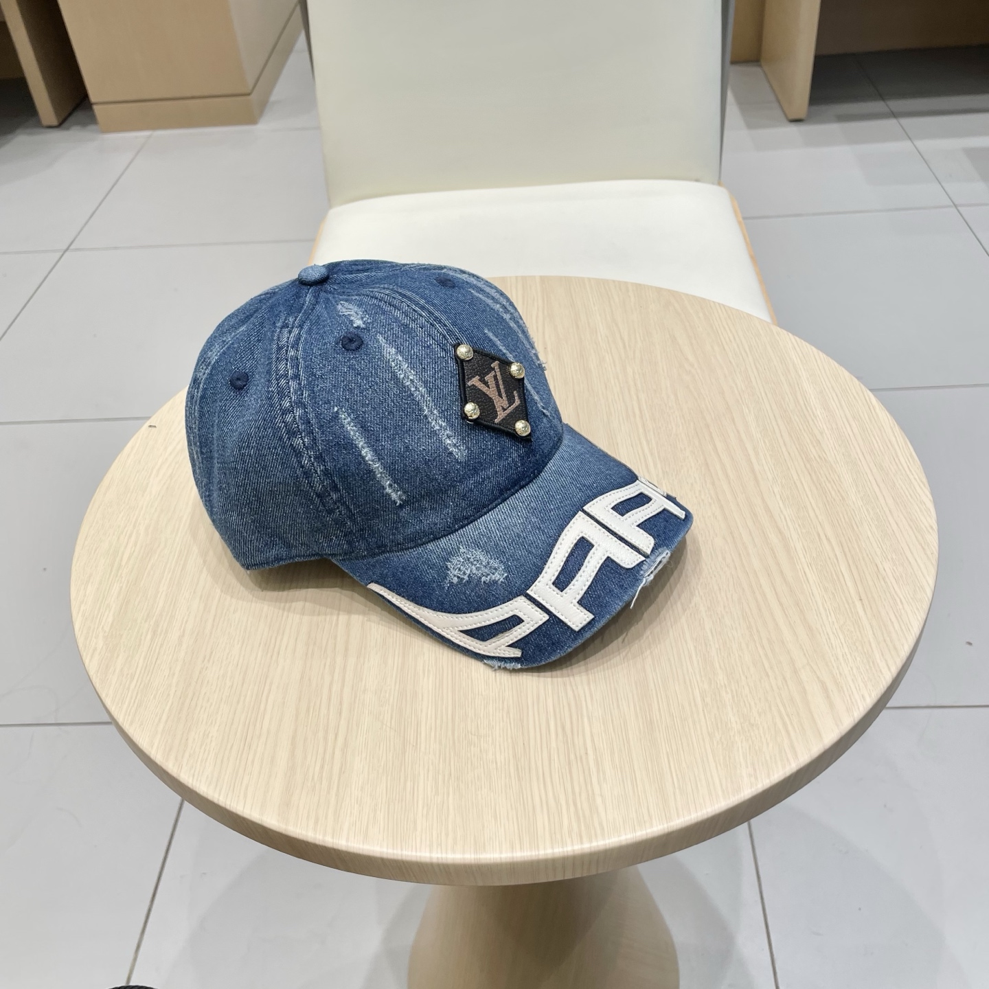 🧢路易威登棒球帽 LouisVuitton😍新款LV棒球帽，重工打造♥️高端大气，百搭款🤗男女通用！跑量