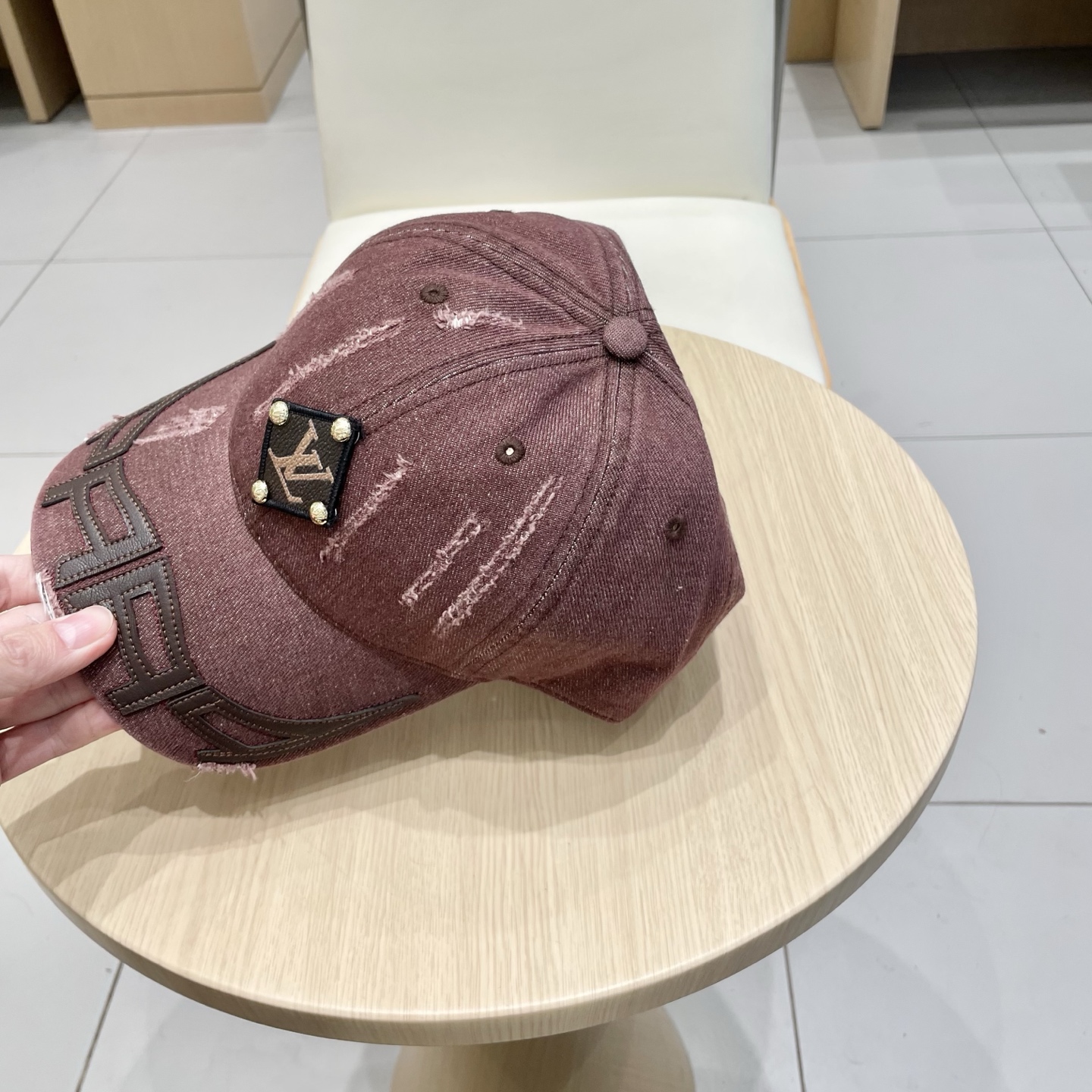 🧢路易威登棒球帽 LouisVuitton😍新款LV棒球帽，重工打造♥️高端大气，百搭款🤗男女通用！跑量