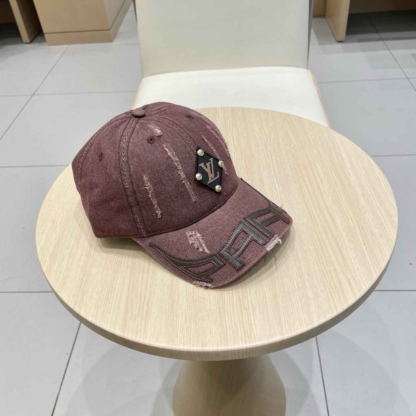 🧢路易威登棒球帽 LouisVuitton😍新款LV棒球帽，重工打造♥️高端大气，百搭款🤗男女通用！跑量