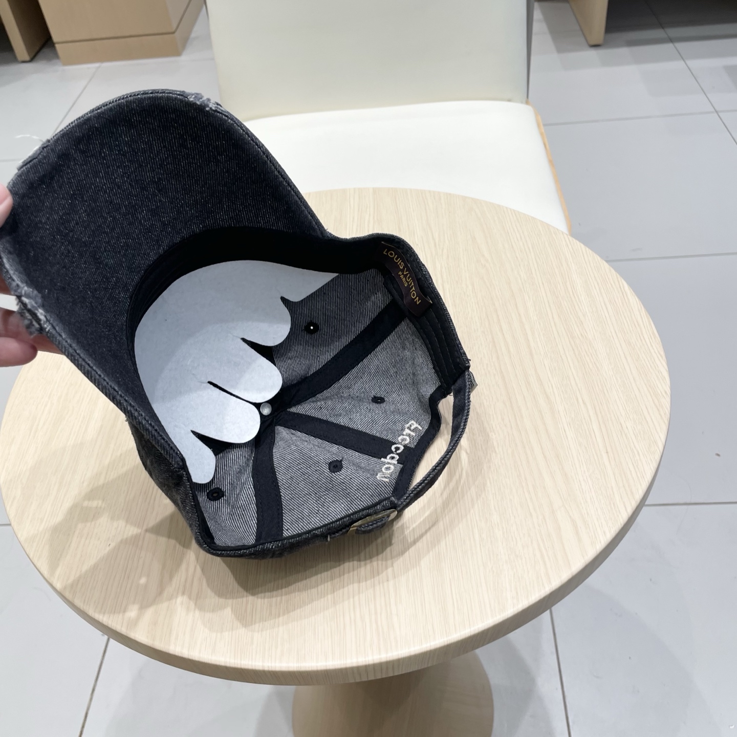 🧢路易威登棒球帽 LouisVuitton😍新款LV棒球帽，重工打造♥️高端大气，百搭款🤗男女通用！跑量