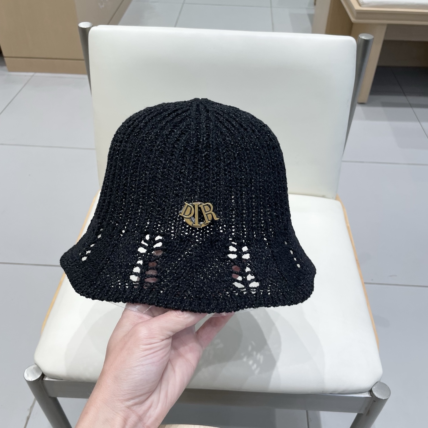 迪奥dior镂空简约纯色草编水桶帽女春季休闲百搭水桶帽防晒遮阳渔夫帽