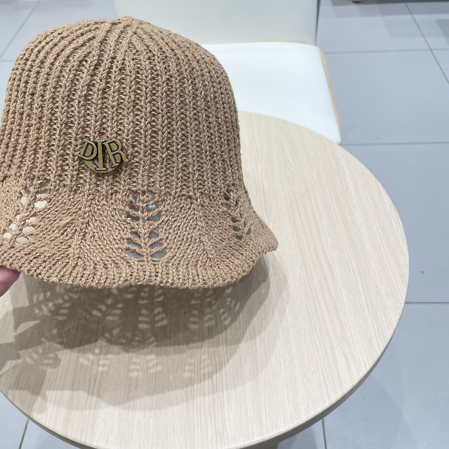 迪奥dior镂空简约纯色草编水桶帽女春季休闲百搭水桶帽防晒遮阳渔夫帽