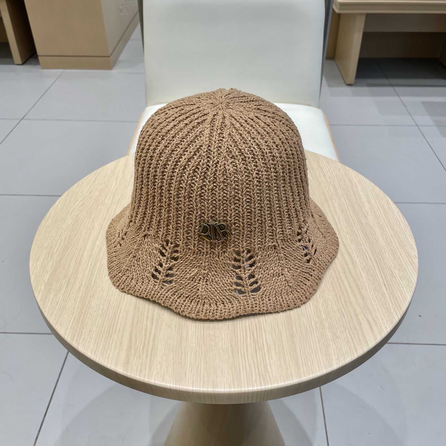 迪奥dior镂空简约纯色草编水桶帽女春季休闲百搭水桶帽防晒遮阳渔夫帽
